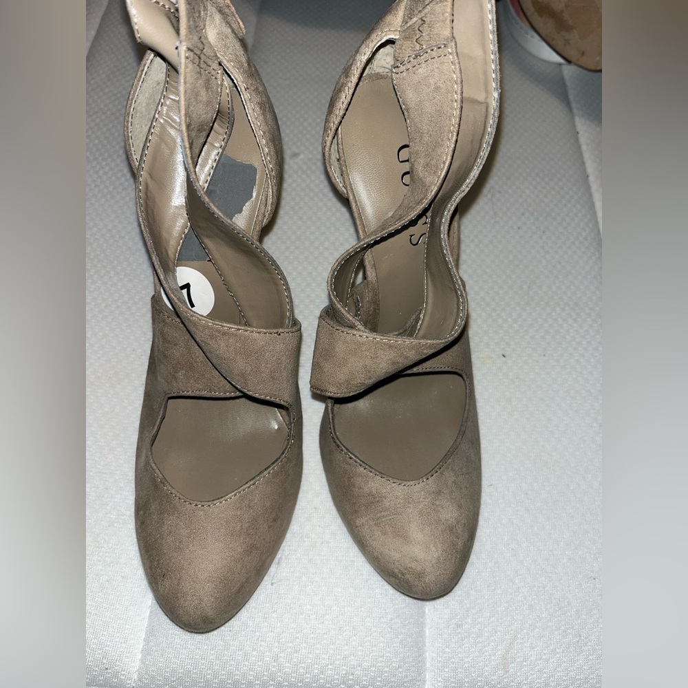 Taupe heels
